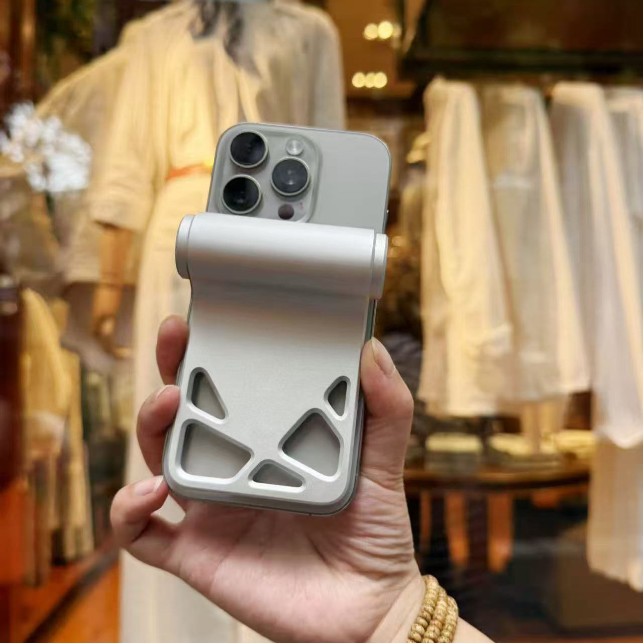 MANTA Ultra Slim PowerBank | 5000mAh | MagSafe Wirless Charge | Short Cable Included