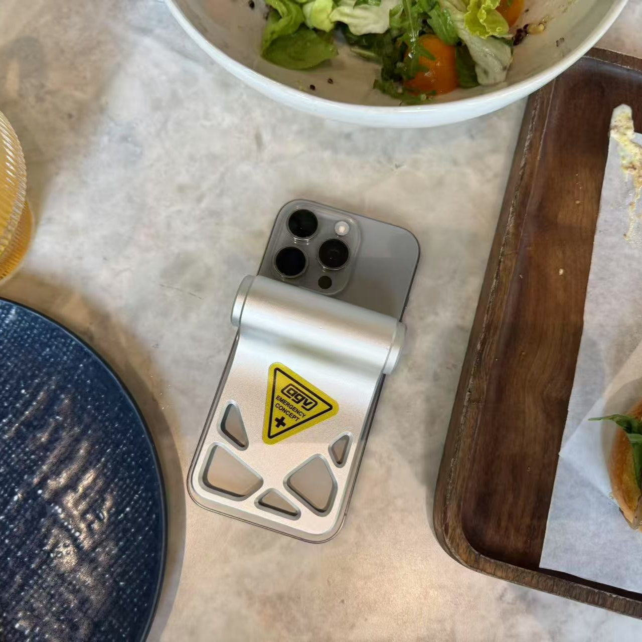 MANTA Ultra Slim PowerBank | 5000mAh | MagSafe Wirless Charge | Short Cable Included