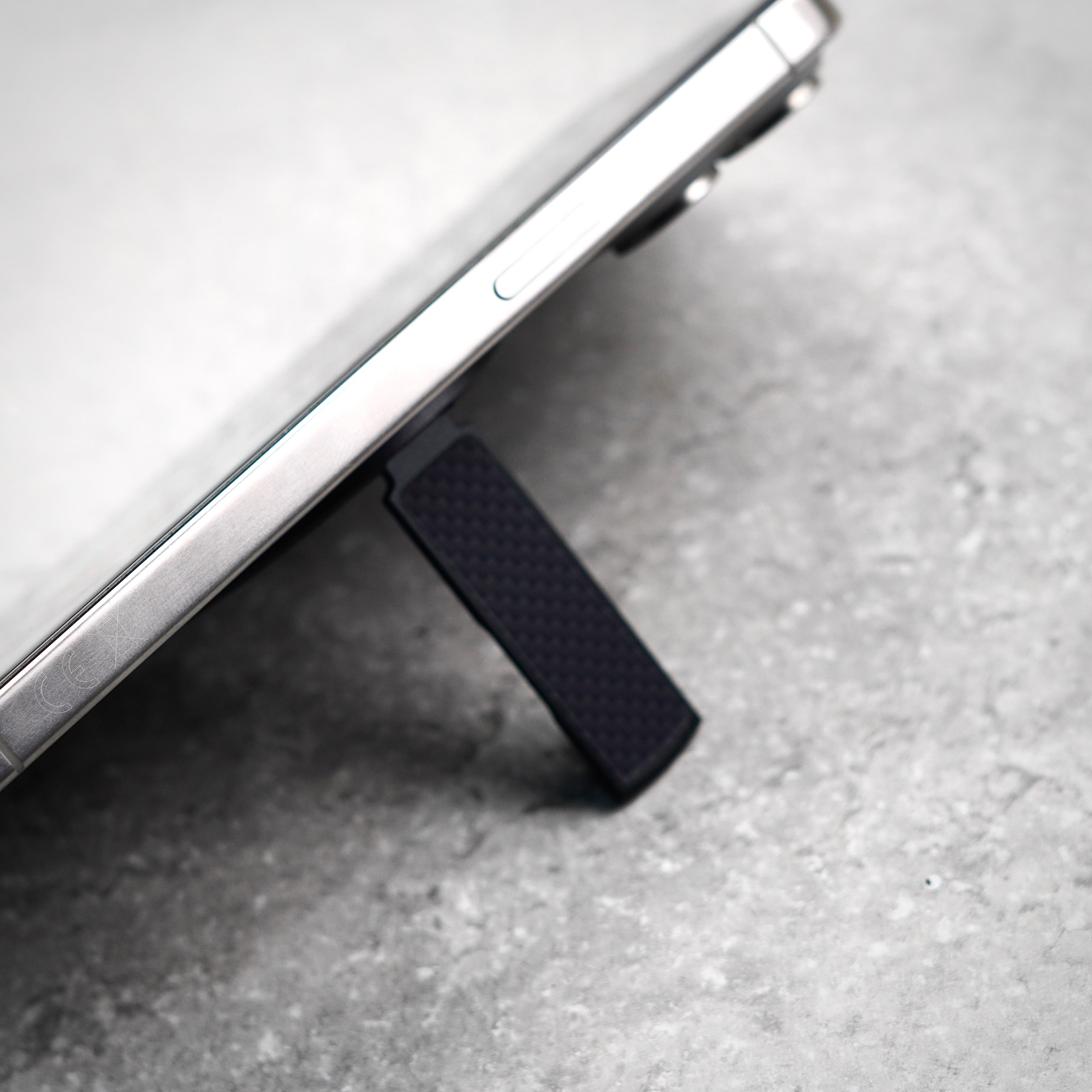 Carbon Magsafe Stand | MagSafe Phone Hoder