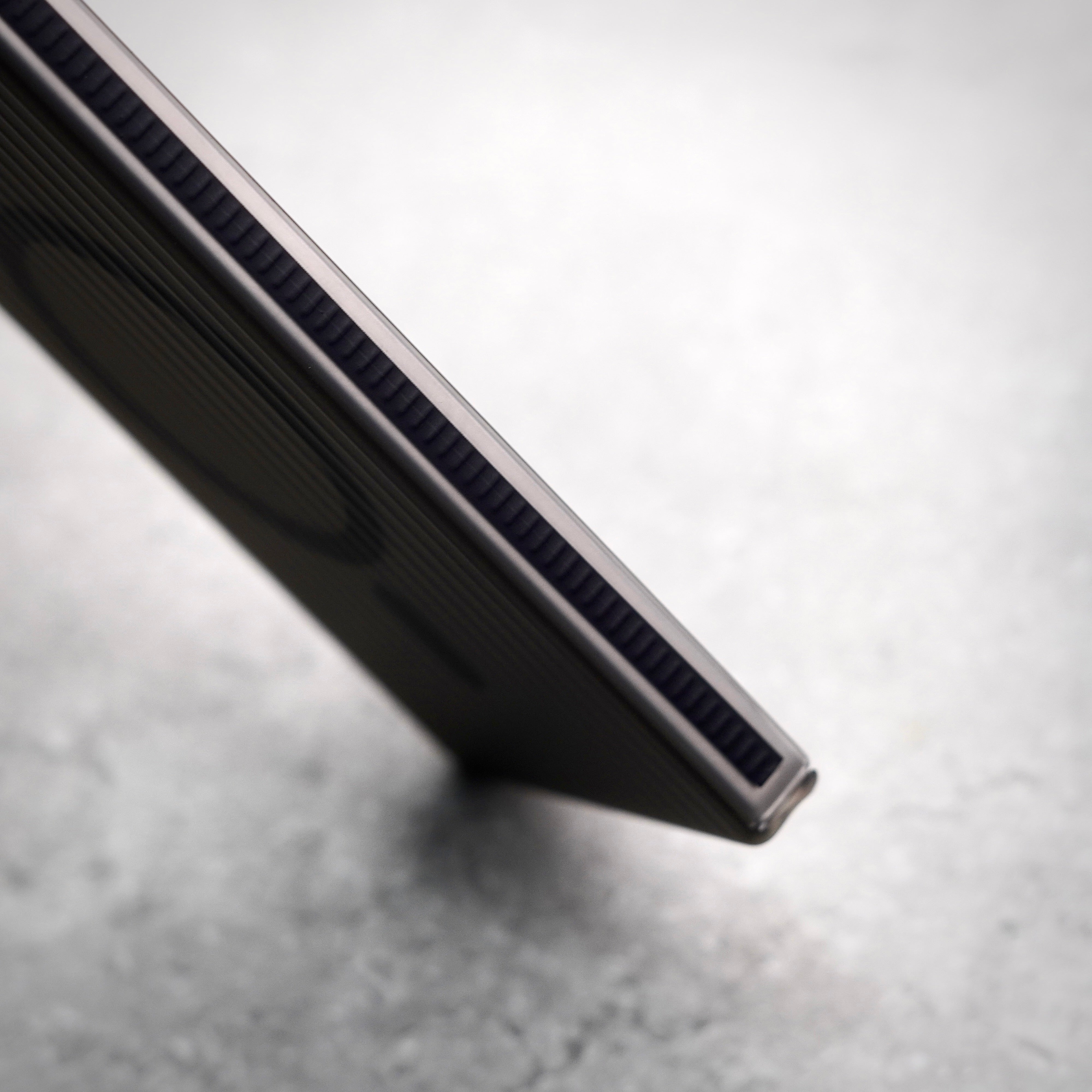 GRIP PAPER CASE | With MagSafe