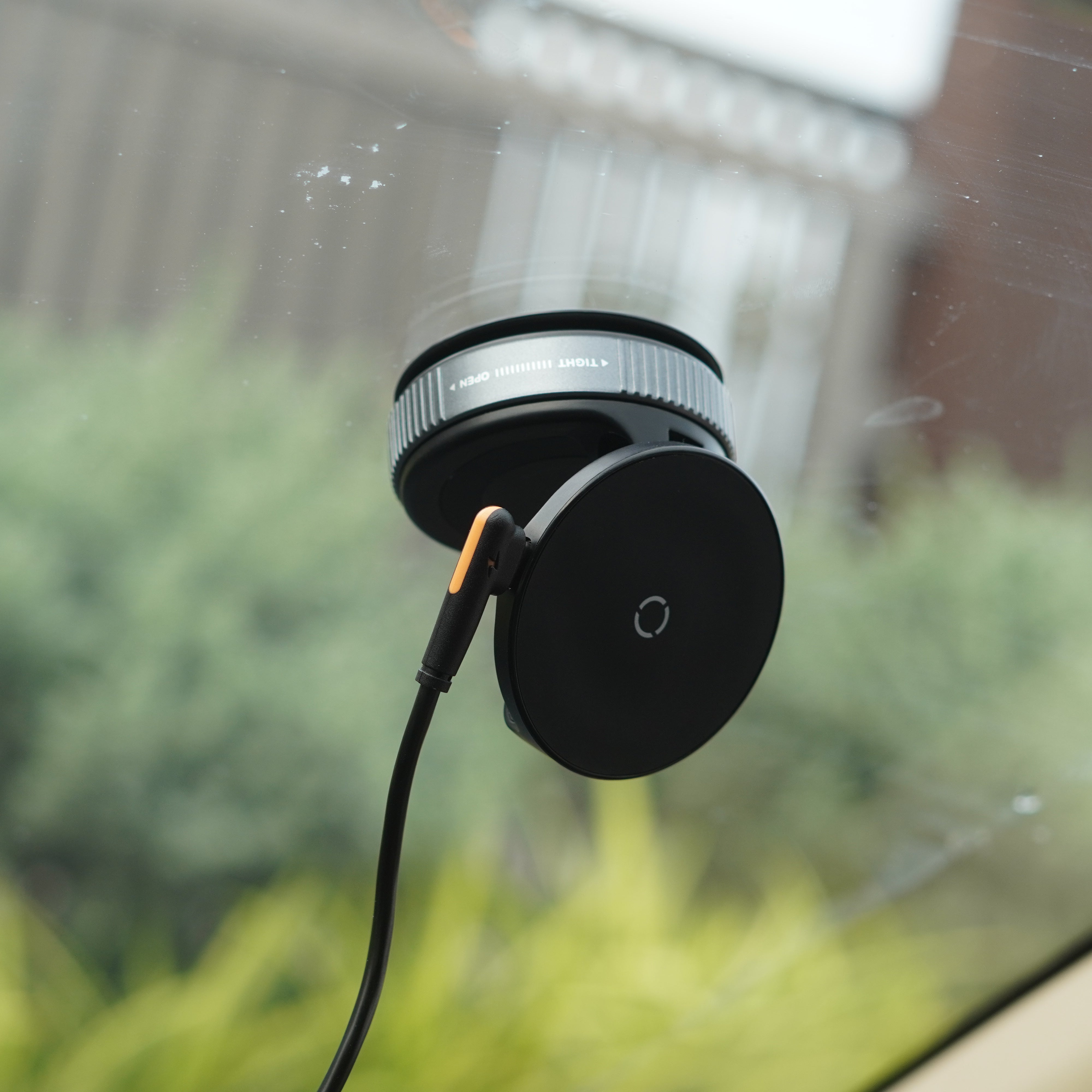 Car vacuum Suction Wirless Charging Stand | Strong magSafe