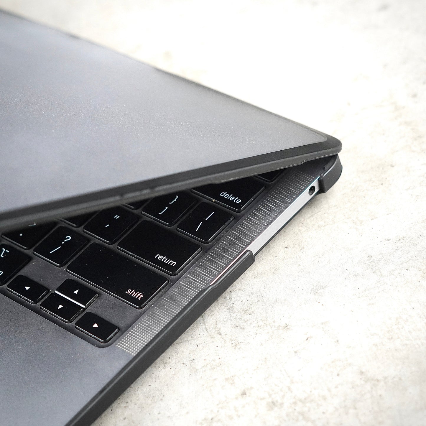 Black Border Case for MacBook | With KeyGuard