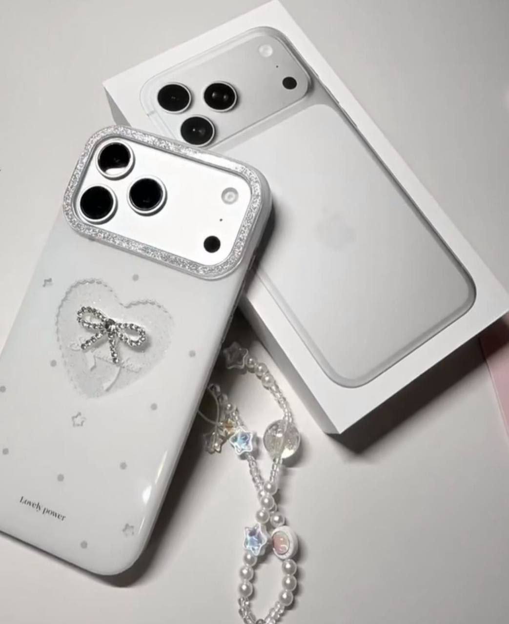 White Love Heart Crystal Bow Case with Pearl Wrist Strap