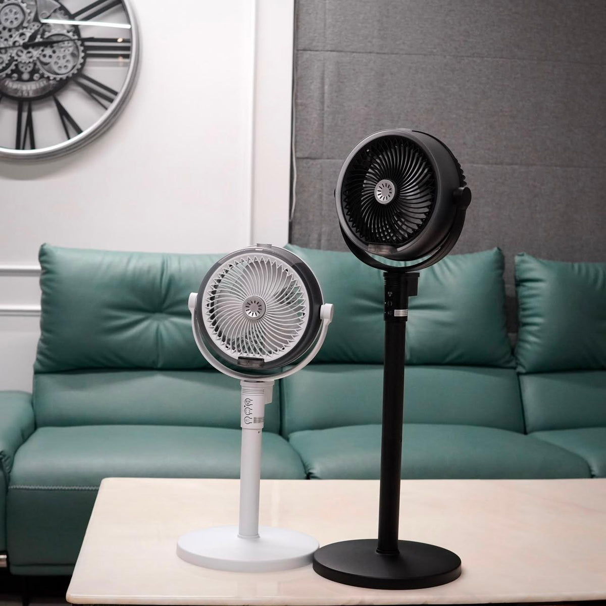 umidification Floor Fan, Portable USB & Battery Operated Rechargeable Mist Fan with Smart Remote Control, 4000mAh Battery, 4 Speed Modes, 150° Swing, Up to 2H Runtime Whit