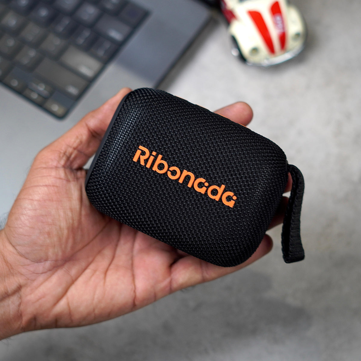 Bluetooth Speaker Wireless, Waterproof Portable Speaker with Lights,1800mAh Battery,3HPlaytime, Powerful Sound, Electronics for Outdoors/Home/Travel.