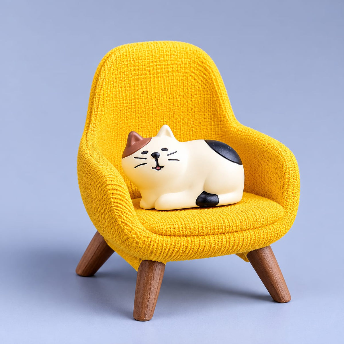 Cartoon Cat Frog Bear Yellow Chair Computer Office Model Mini Action Figures Resin Home Decor Accessories Desktop Figurine Toys
