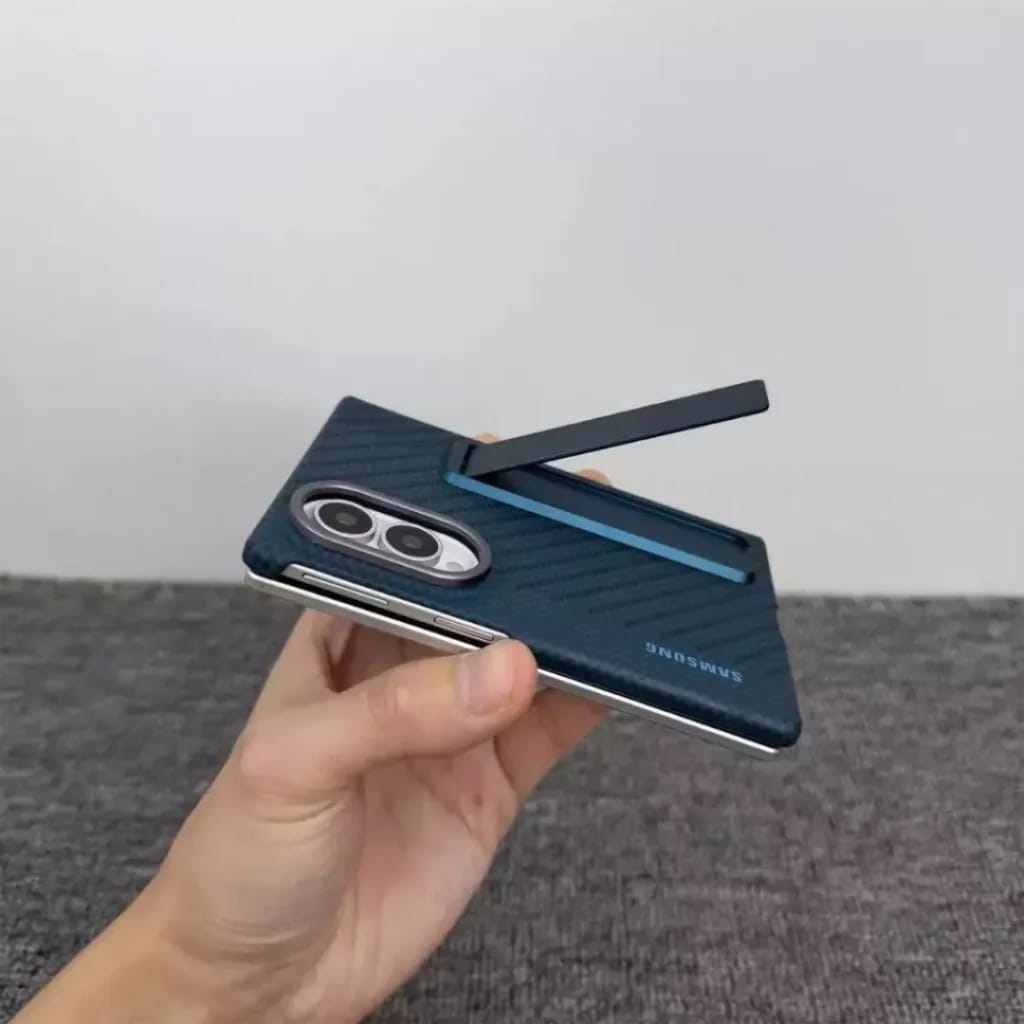 Carbon Wave Fold stand Case Galaxy Z Fold8 and Fold8 Ultra
