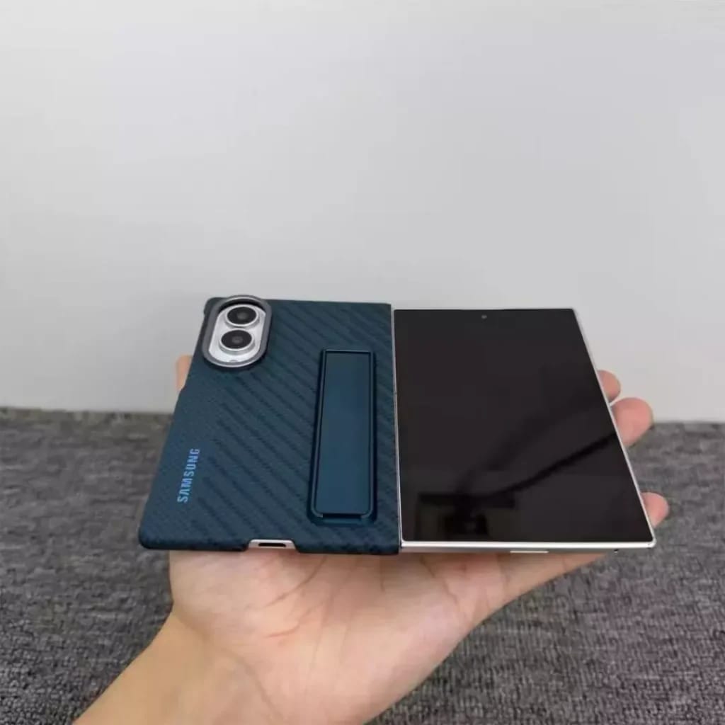 Carbon Wave Fold stand Case Galaxy Z Fold8 and Fold8 Ultra